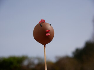 Cake-Pop vor Himmel