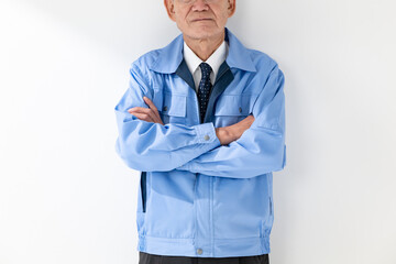 作業着のシニア男性
