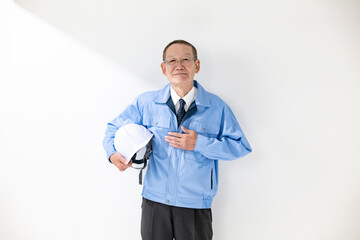 作業着のシニア男性