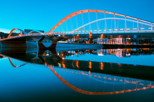 View of Schuman bridge by night