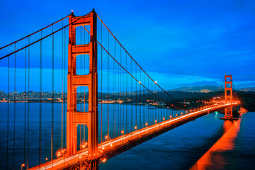 Fototapeta na wymiar Famous Golden Gate Bridge