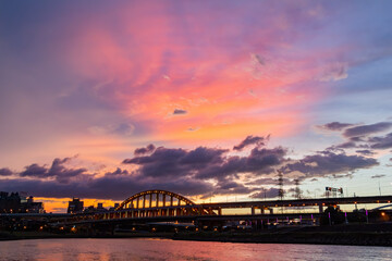 Fototapeta na wymiar Twilight view of the beautiful First MacArthur Bridge