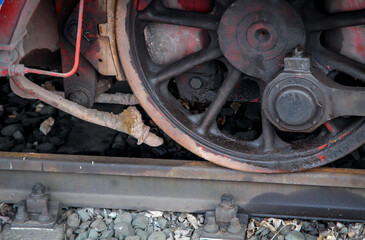 Details von einer Dampflok aus einer Epoche in der noch mit Steinkohle gefeuert wurde.