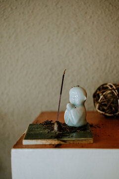 Jade monk incense holder
