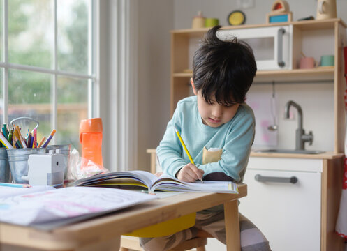 Little kid drawing