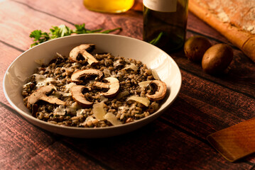 mushroom risotto, italian food known as 