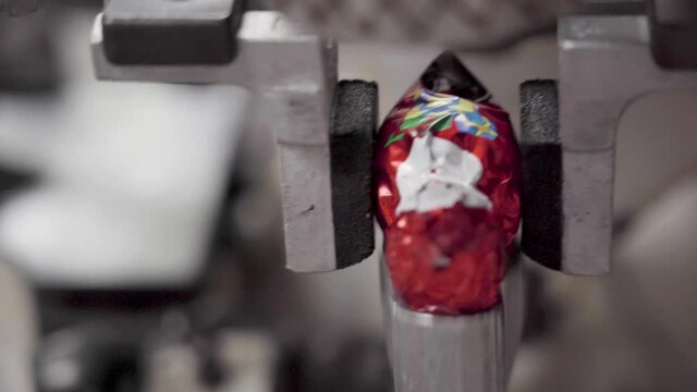 M&aacute;quina a processar pai natal de chocolate