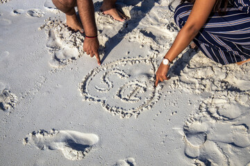 DS ON BEACH WITH HEART