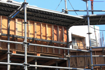 ビル建築工事現場の足場