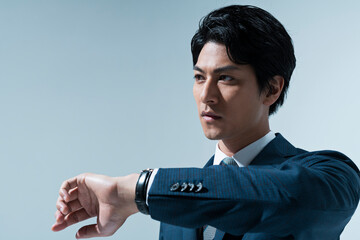 仕事をするビジネスマン