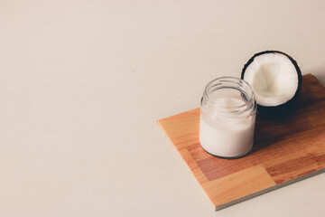 HEALTHY COCONUT MILK EXTRACTED FROM COCONUT