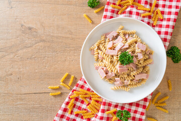 spiral pasta mushroom cream sauce with ham