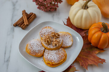 Healthy autumnal breakfast - pumpkin pancakes