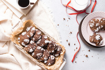 Cracked chocolate cookies