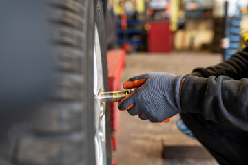 Autorad wird abmontiert