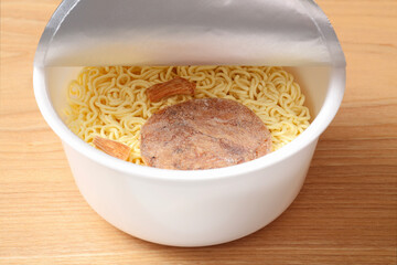 インスタントラーメン