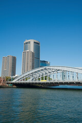 Naklejka premium 桜宮橋（銀橋）と大阪ビジネスパーク