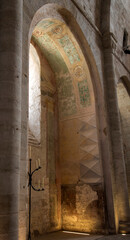 Mur décoré dans l'église de Sylvanès, France