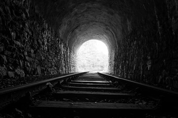 Tunnel Licht am Ende des Tunnels Eisenbahn Schienen Strecke Schleifkottenbahn Dunkel Angst Halver...