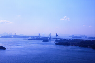 Fototapeta premium 鷲羽山から望む瀬戸大橋
