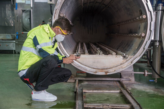 The male technician enters the factory to view the boiler, sterilize the product, and perform maintenance checks every time.
