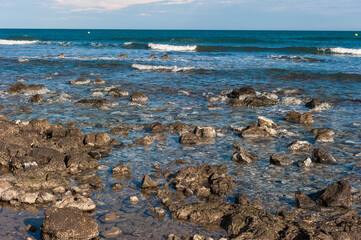 Strand mit Vulkangestein am Cap d’Agde