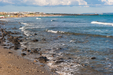 Strand mit Vulkangestein am Cap d’Agde