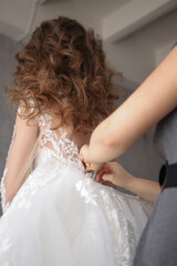 Obraz na płótnie Canvas bride in wedding dress