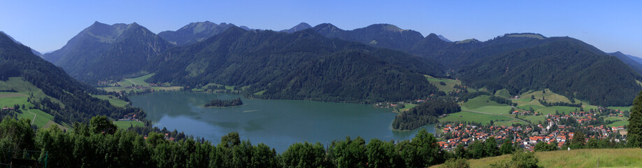 Fototapeta na wymiar Schliersee von oben, bayerische Alpen, Landkreis Miesbach, Bayern, Deutschland, Panorama