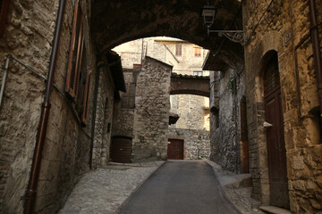 Fototapeta na wymiar Alley of the medieval city of Narni