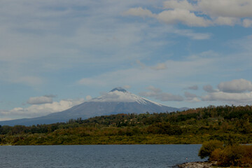 Volcano Villa Rica over de lake