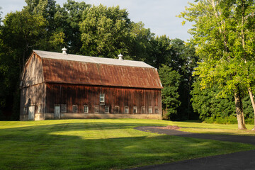 Fototapeta na wymiar Beautiful rust colored barn