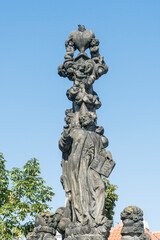 Fototapeta na wymiar Statue Kajetan von Thiene auf der Karlsbrücke in Prag