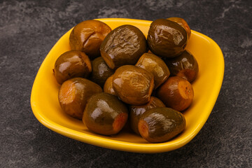 Marinated feijoa in the bowl