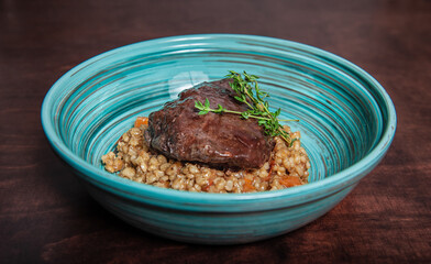 Traditional veal cheeks with pearl barley