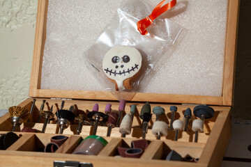 Round Cookie Halloween Mask and Tool Box