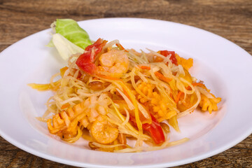 Thai salad with papaya and prawn