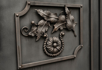 Deocratic decoration of metal gates with a forged metal flower
