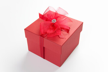 リボンがけのギフトボックス