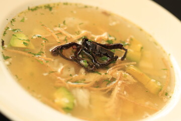 Caldo de pollo 