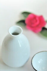 お酒とサザンカ