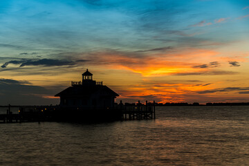 Obraz premium Lighthouse in Silhouette