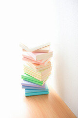 積まれた本