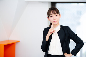 ビジネス女性【ポーズ】