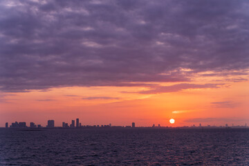 東京湾の夜明け