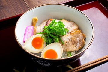 炙りチャーシュー丼
