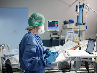 Healthcare assistant in the icu