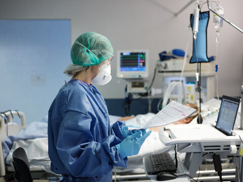 Healthcare assistant in the icu