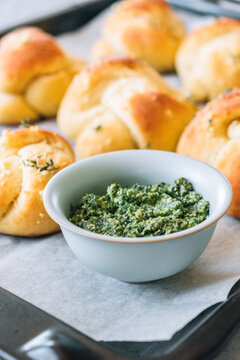Garlic knots