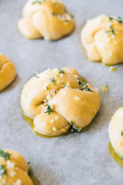 Garlic knots